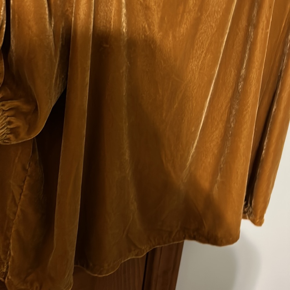 XL Old Navy 100% polyester.burnt orange,velvet short sleeved elastic - Picture 8 of 11